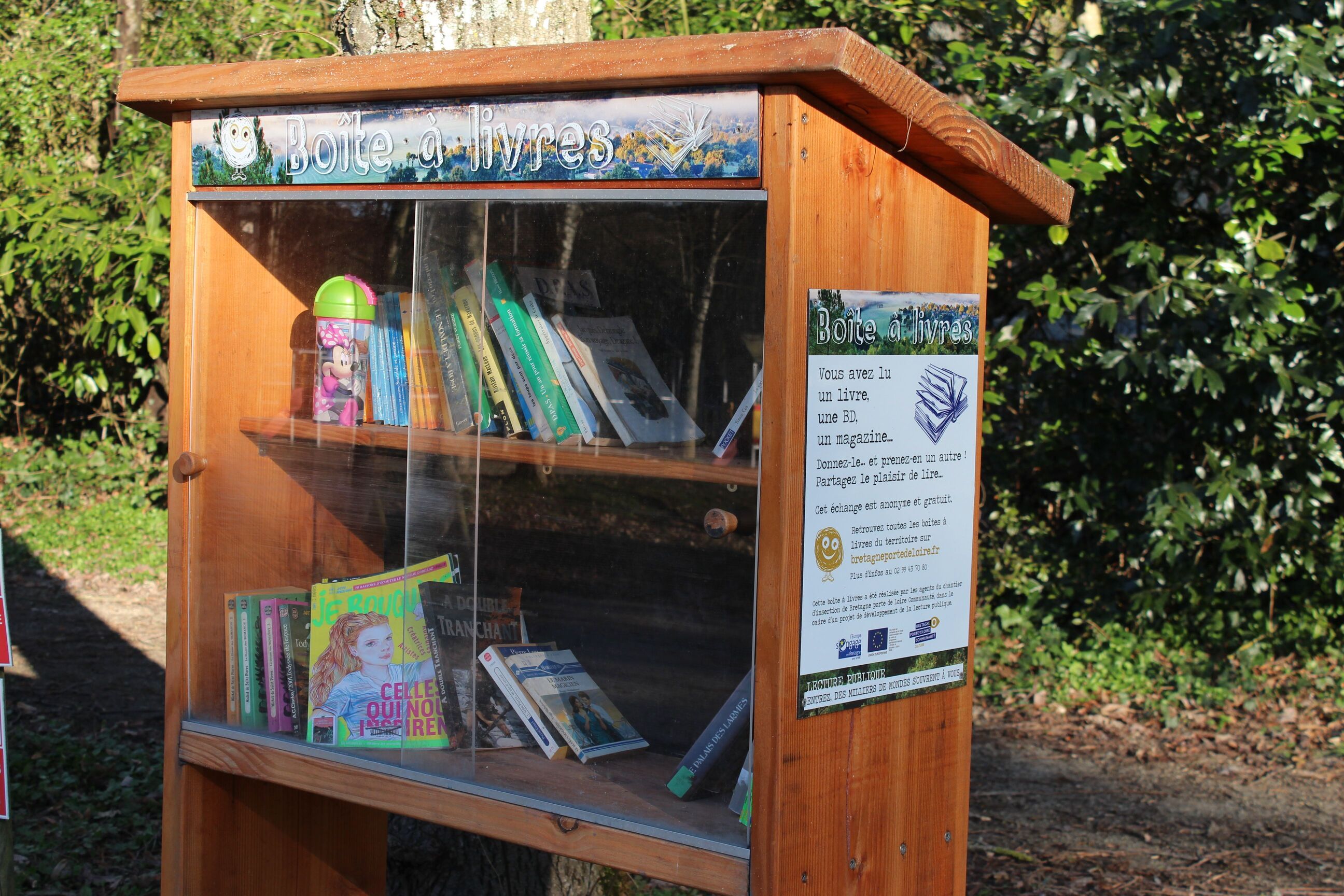 Une boîte à livres du réseau des médiathèques